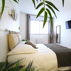 levasion-lourdaise-terrasse-centre-parking-wifi.midi-pyreneeshotels.com/